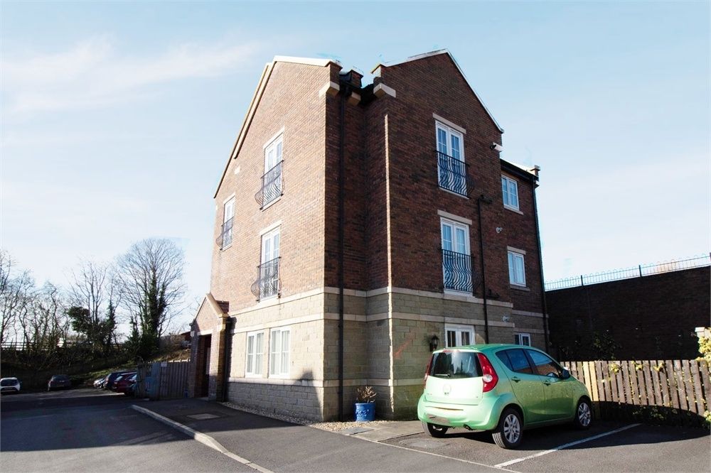 2 bed flat for sale in The Moorings, Garstang, Preston, Lancashire PR3