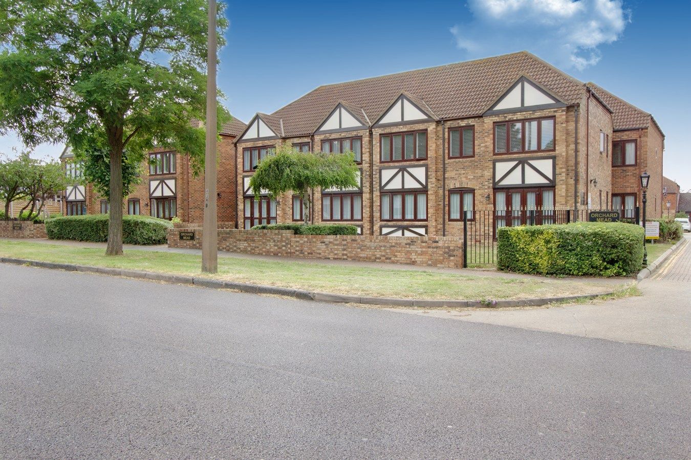 1 bed property for sale in Eastwood Road North, LeighOnSea SS9 Zoopla