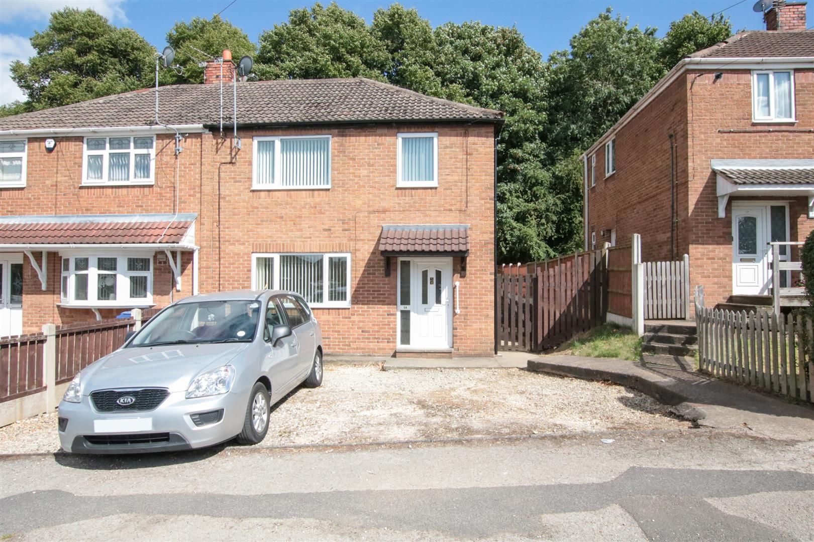 3 bed semidetached house for sale in Roberts Road, Edlington