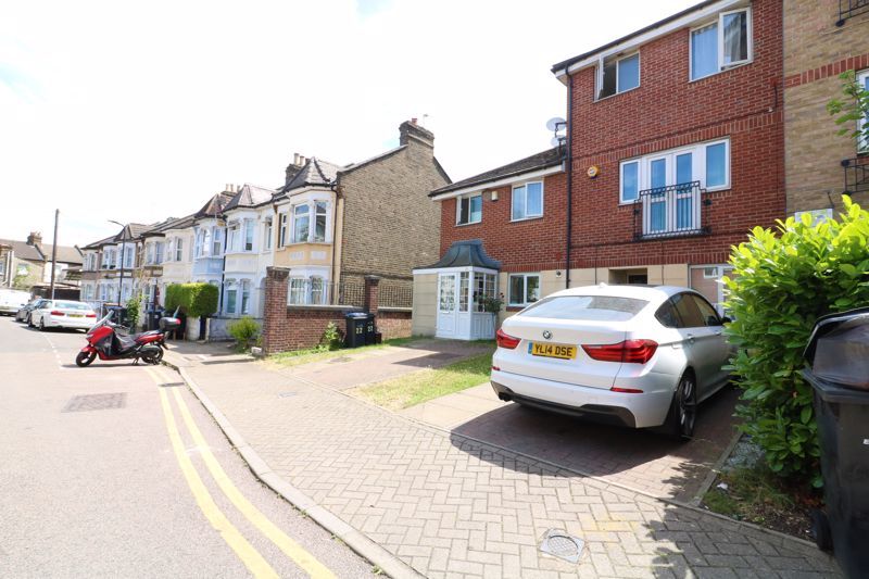 2 bed end terrace house to rent in Leopold Road, London N18 Zoopla