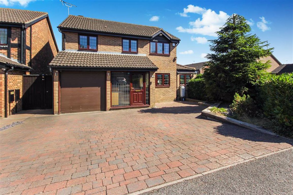 4 bed detached house for sale in Wye Close, Wellingborough