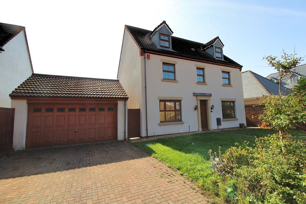 5 bed detached house for sale in Sanderling Way, Rest Bay, Porthcawl