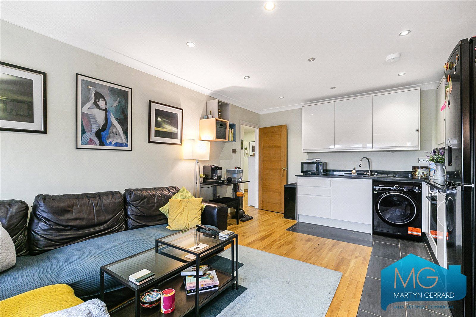2 bed flat for sale in Stuart Court, Nether Street, Finchley, London N3