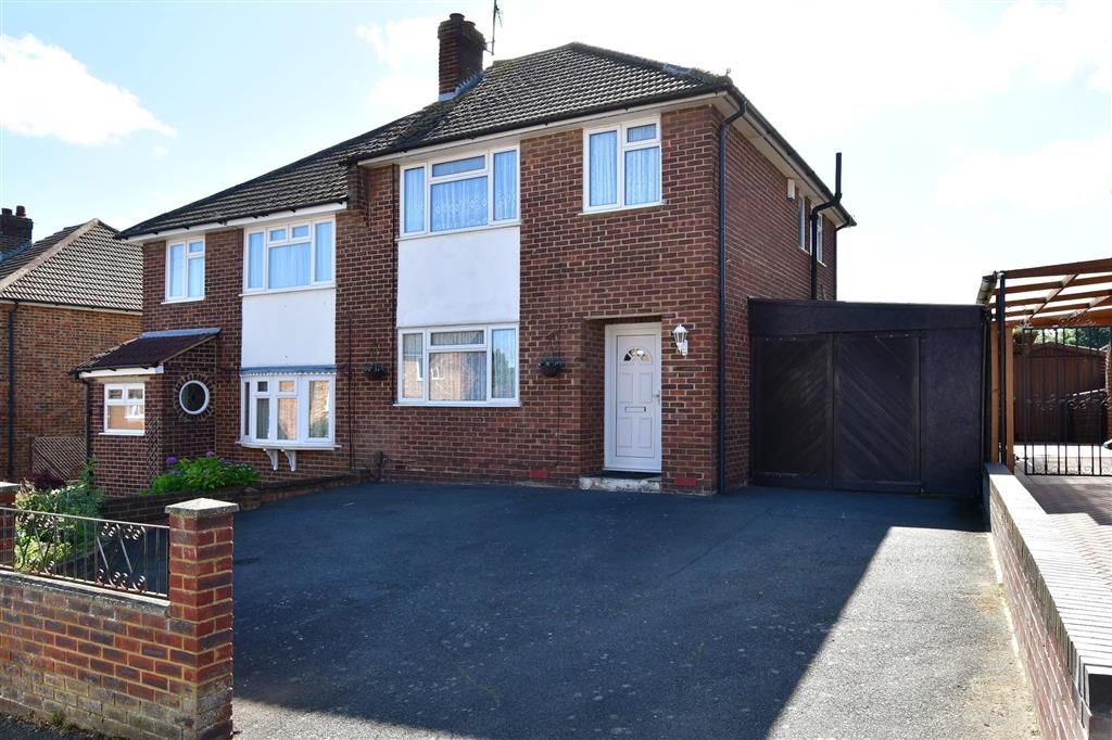 3 bed semidetached house for sale in Taylor Road, Snodland, Kent ME6