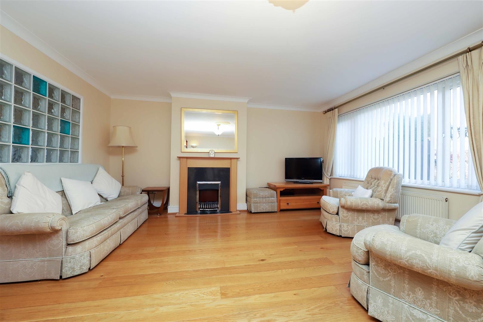 Beacon Close, Uxbridge UB8  