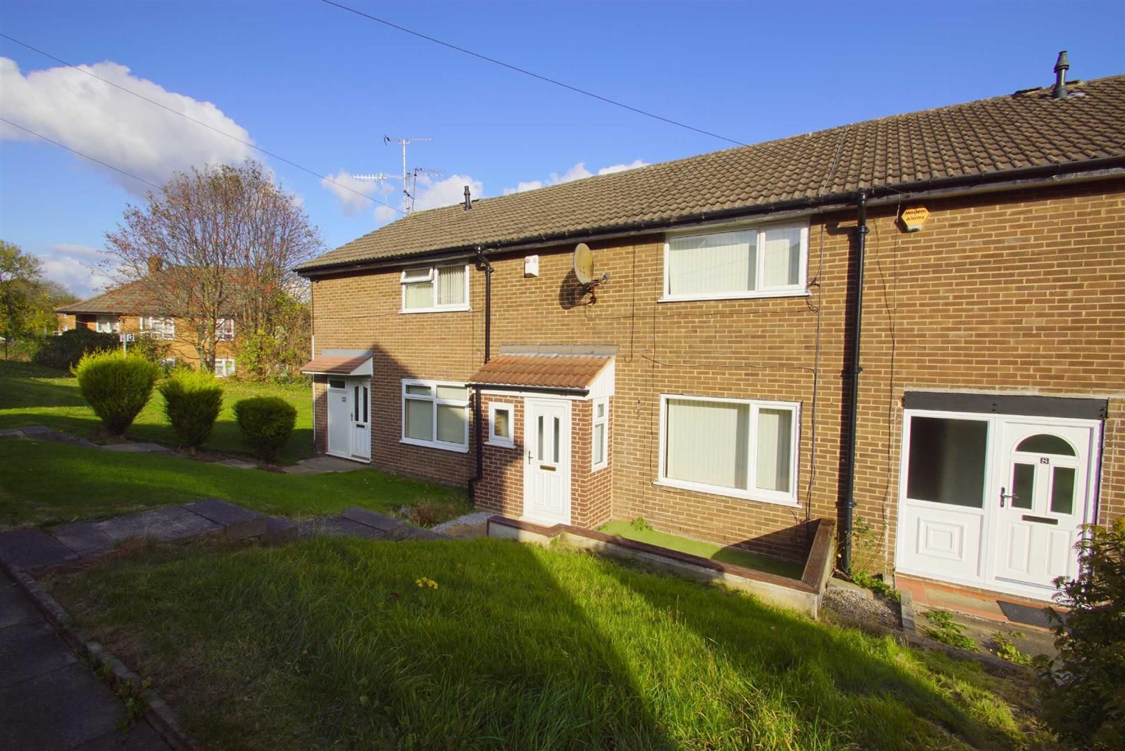 2 bed terraced house to rent in Snowden Crescent, Bramley, Leeds LS13