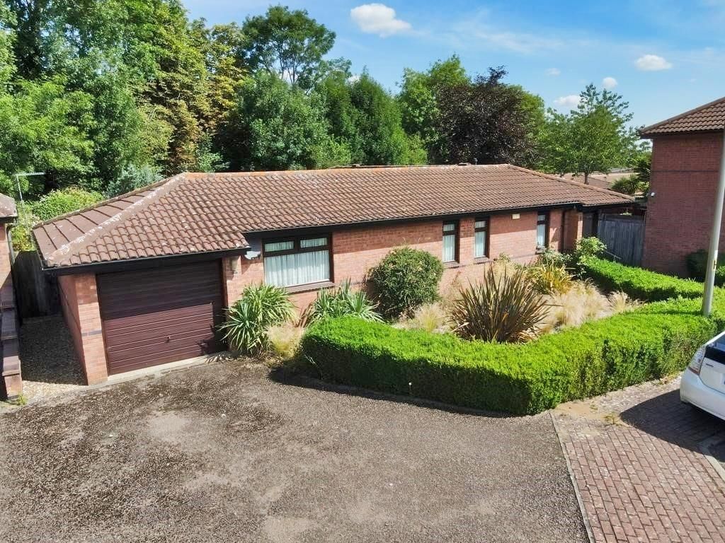 3 bed bungalow for sale in Trubys Garden, Coffee Hall, Milton Keynes MK6 Zoopla