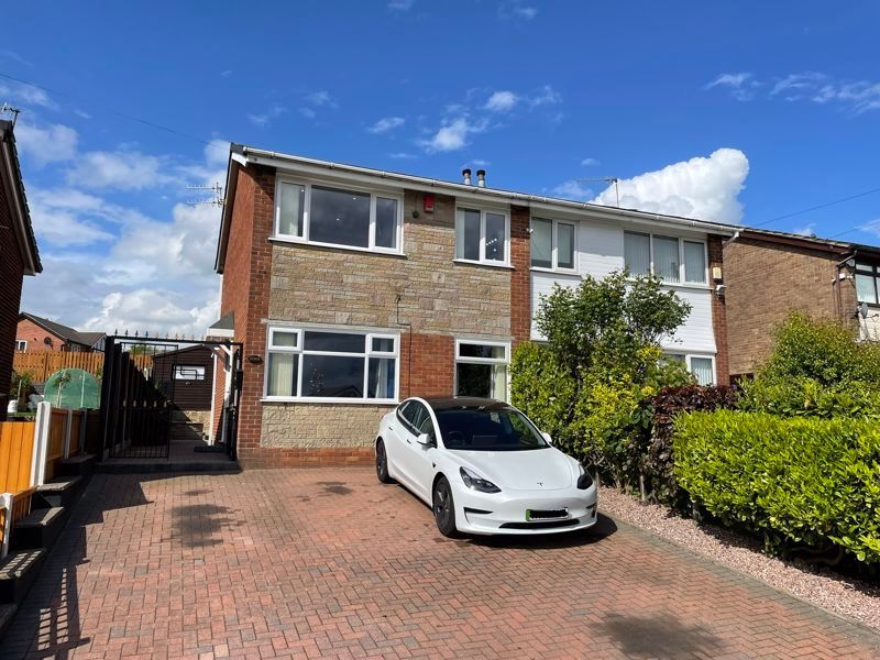 3 bed semidetached house for sale in Bambury Street, Saxonfields