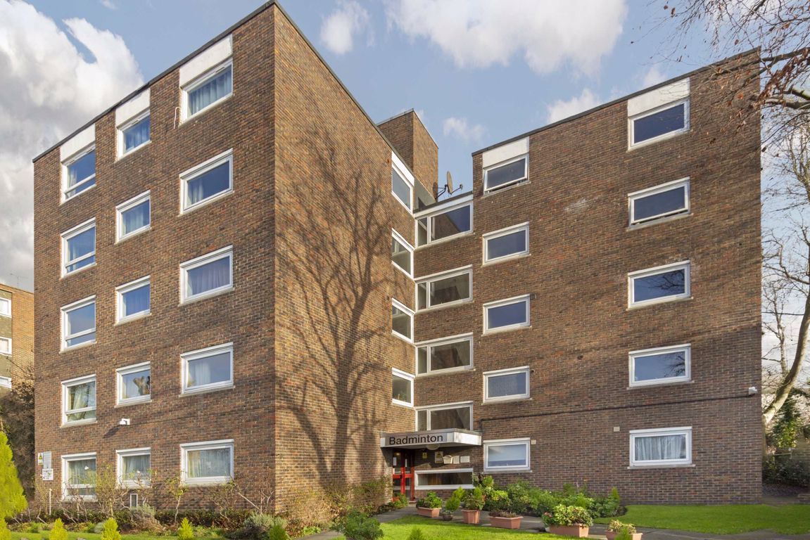 2 bed flat to rent in Galsworthy Road, Norbiton, Kingston Upon Thames