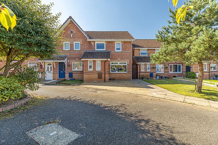 3 bed terraced house for sale in Waukglen Avenue, Darnley G53 Zoopla