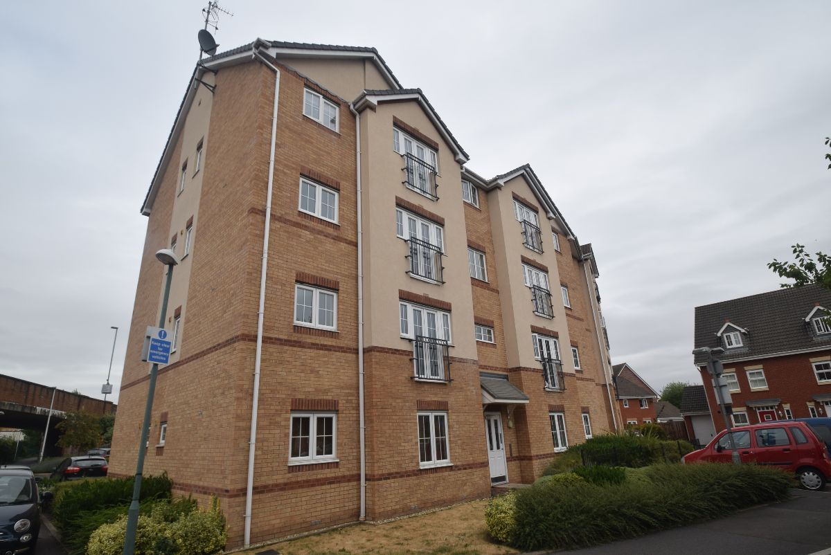 2 bed flat to rent in Greenfields Gardens, Shrewsbury SY1 Zoopla