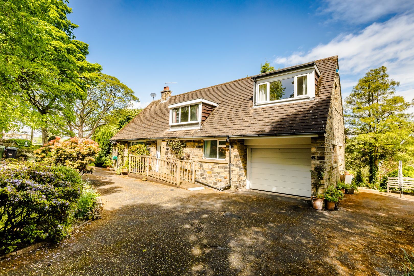4 bed detached bungalow for sale in Springwood Road, Holmfirth HD9 Zoopla