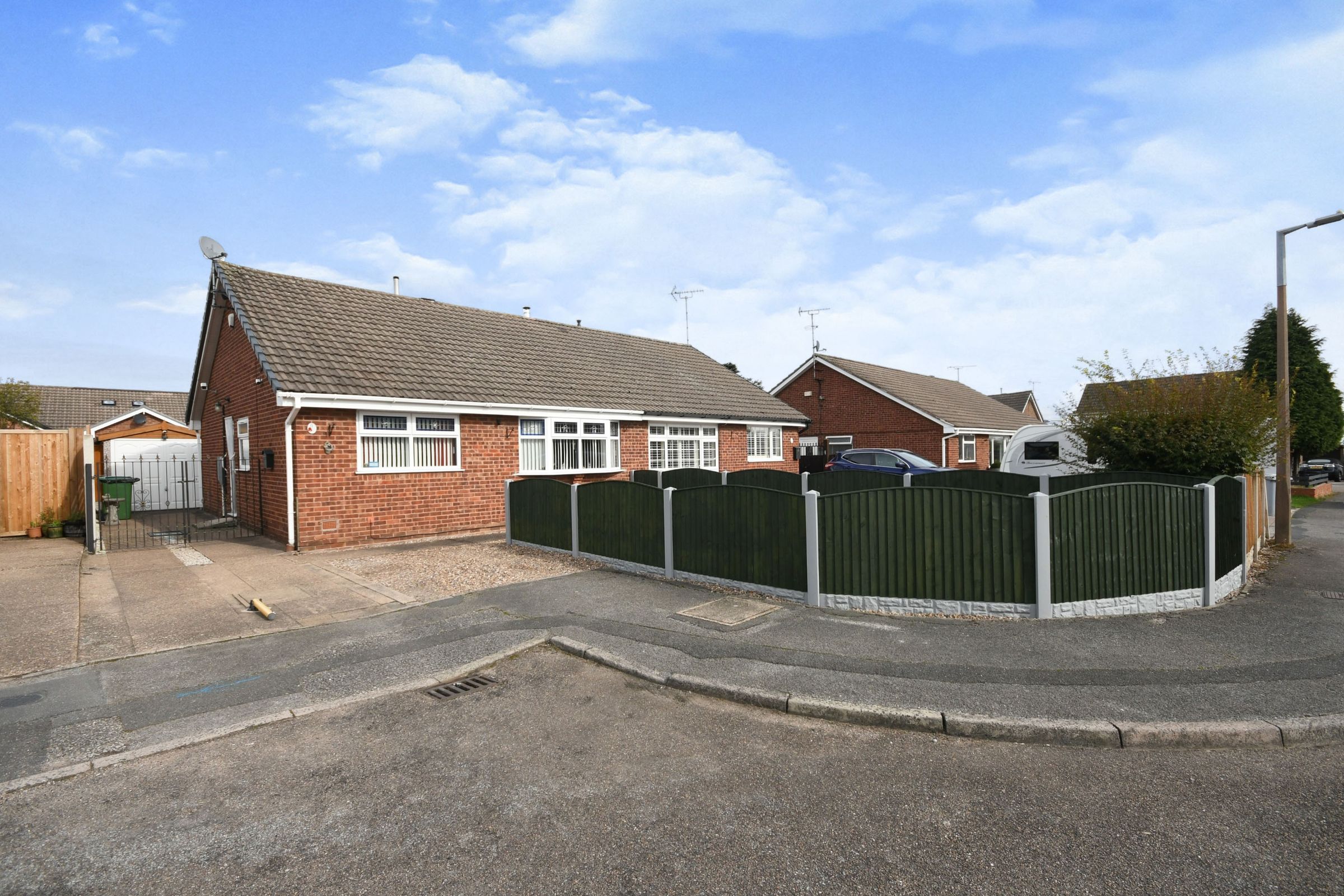 3 bed semidetached bungalow for sale in Egham Close, Mansfield NG21 Zoopla