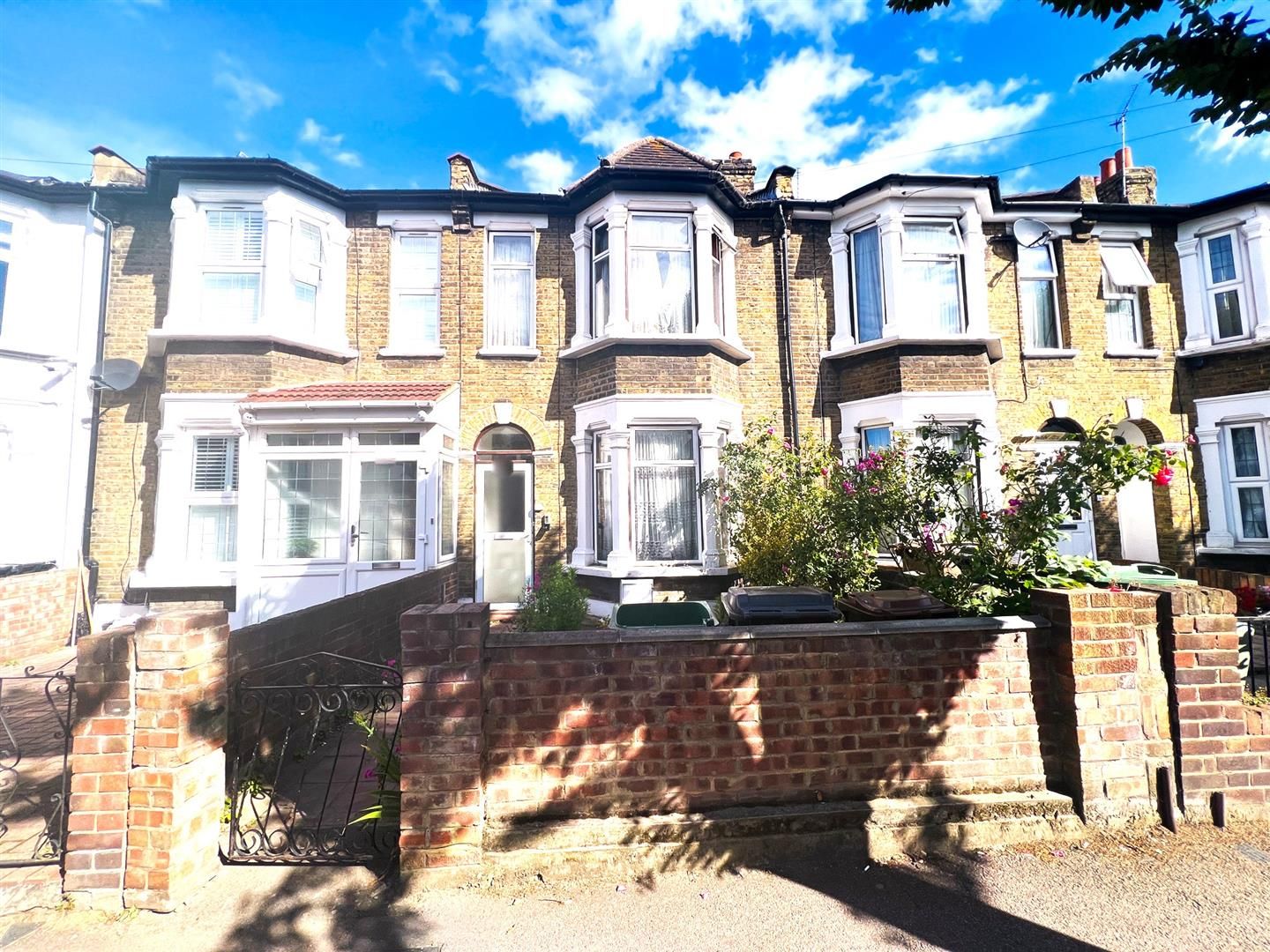 3 bed terraced house to rent in Capworth Street, London E10 Zoopla