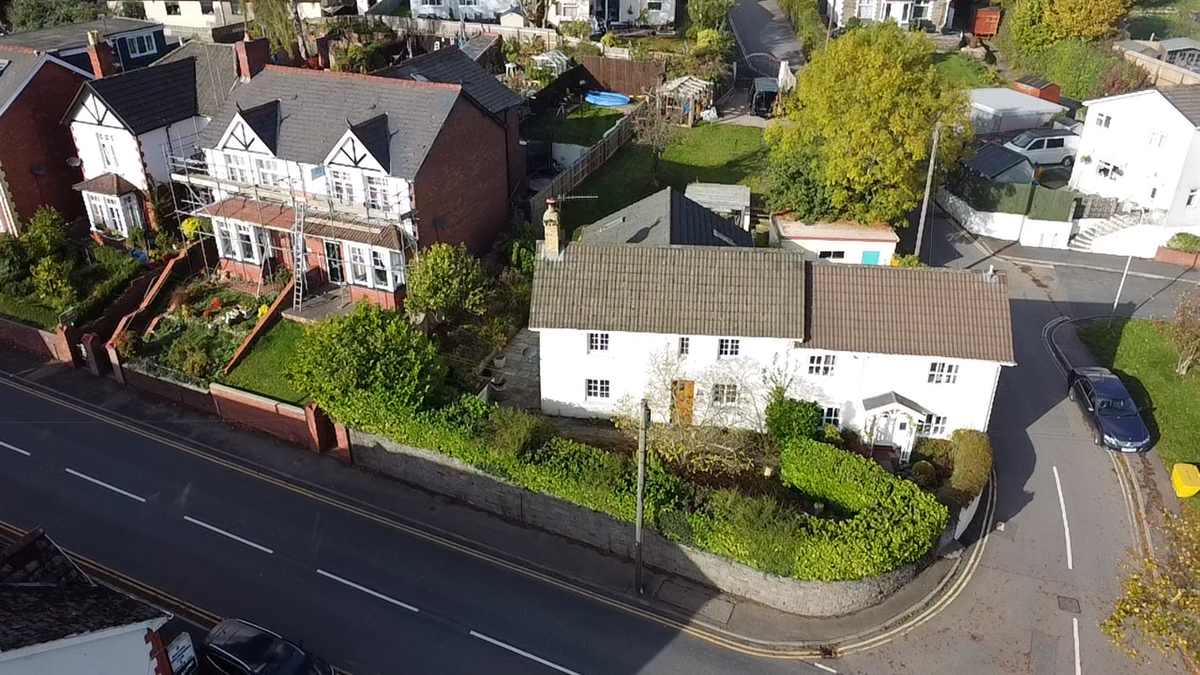 3 bed semidetached house for sale in Commercial Road, Machen