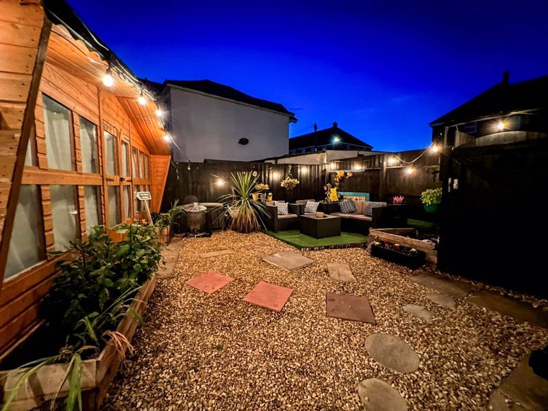 2 bed flat for sale in Malmesbury Park Road, Bournemouth BH8 Zoopla