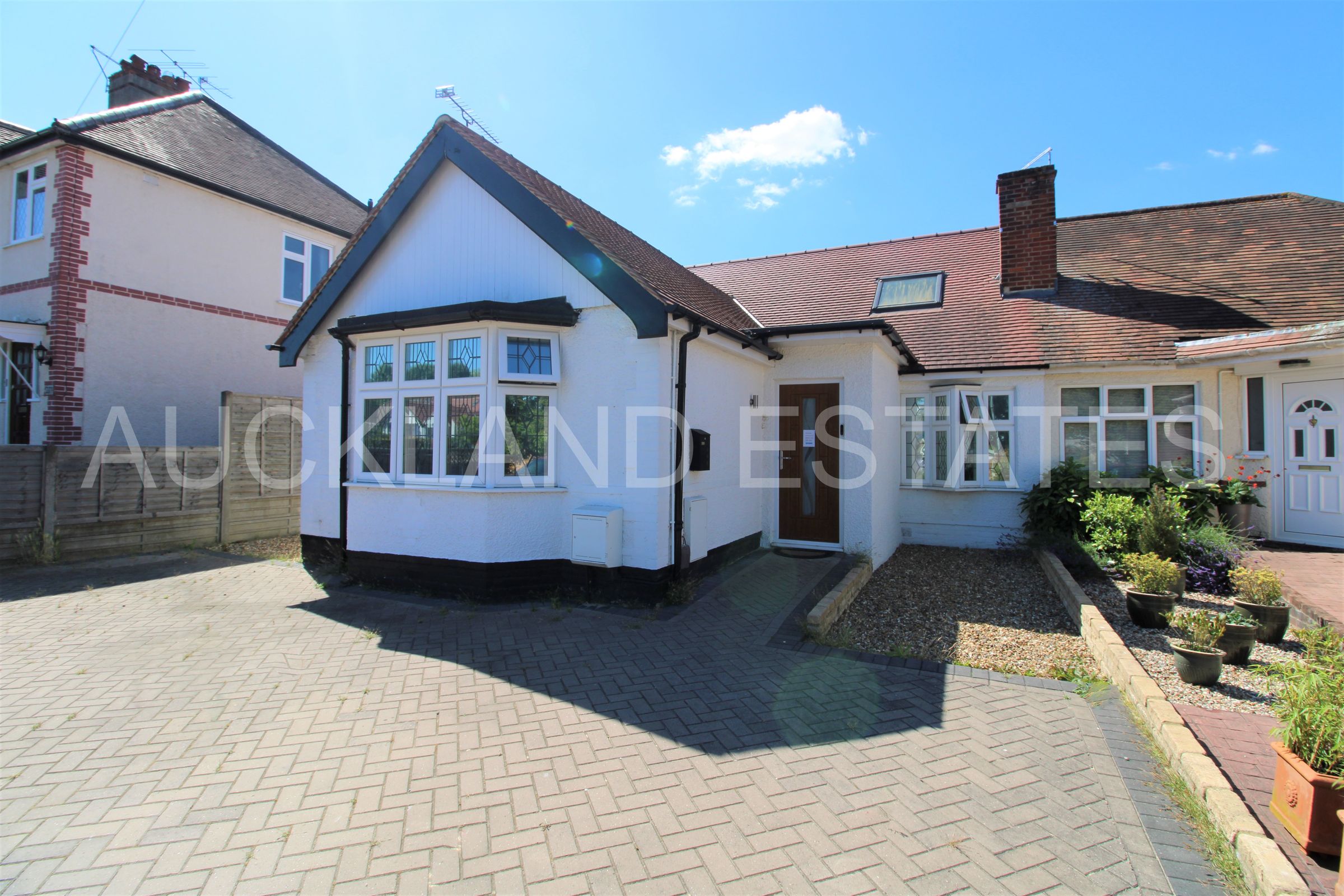 4 bed semidetached house for sale in Byng Drive, Potters Bar EN6 Zoopla