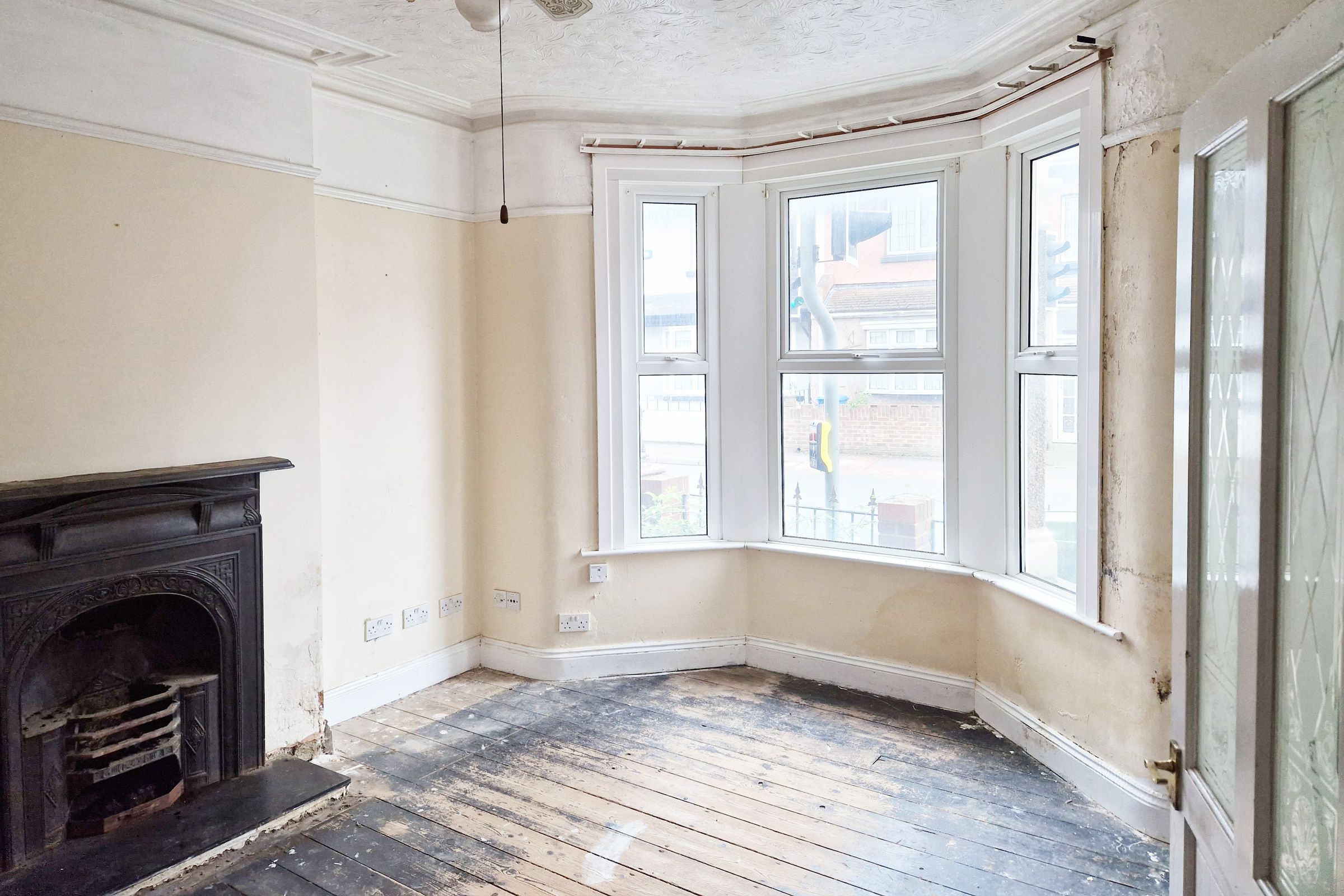 4 bed semidetached house for sale in Main Road, Queenborough ME11 Zoopla