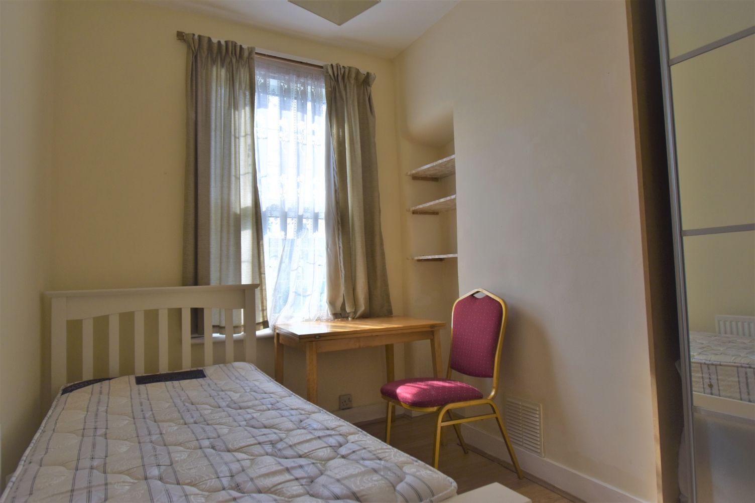 Room to rent in Broadfield Road, London SE6 Zoopla