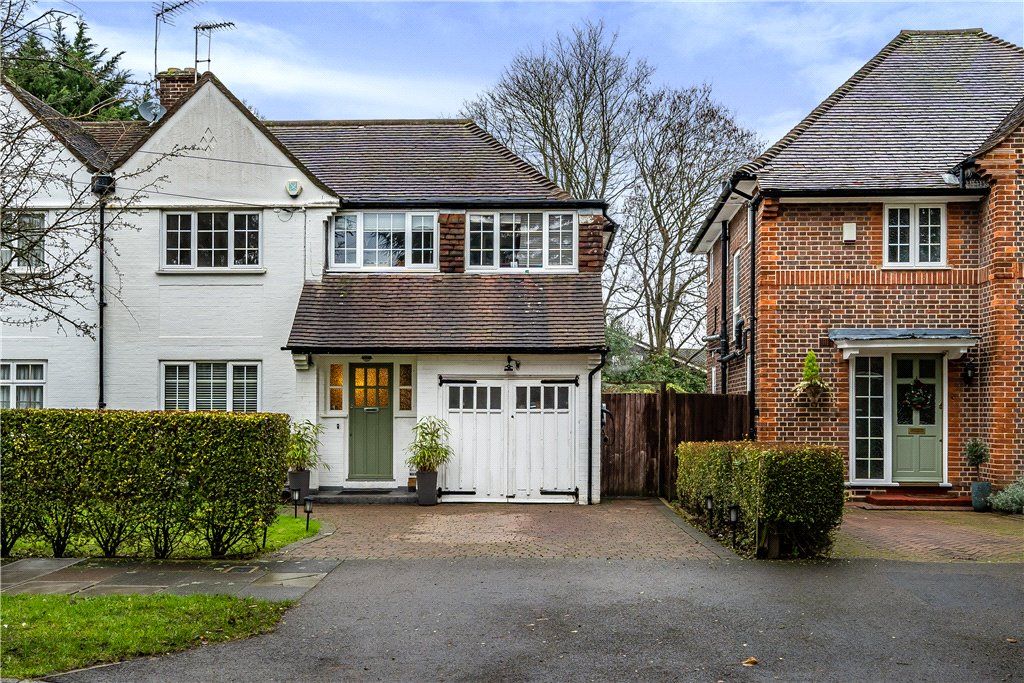 4 bed semidetached house for sale in Evelyn Drive, Pinner, Middlesex