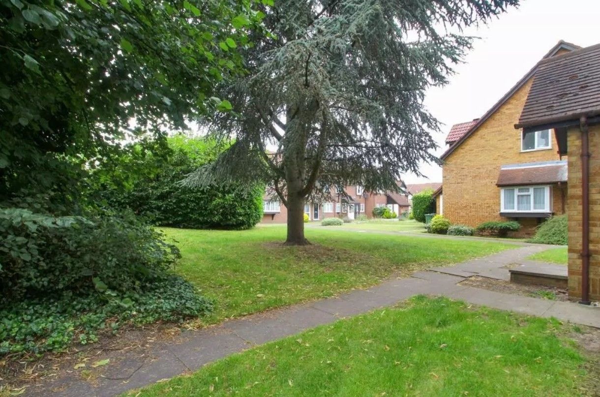 Studio to rent in Knights Manor Way, Dartford DA1 Zoopla