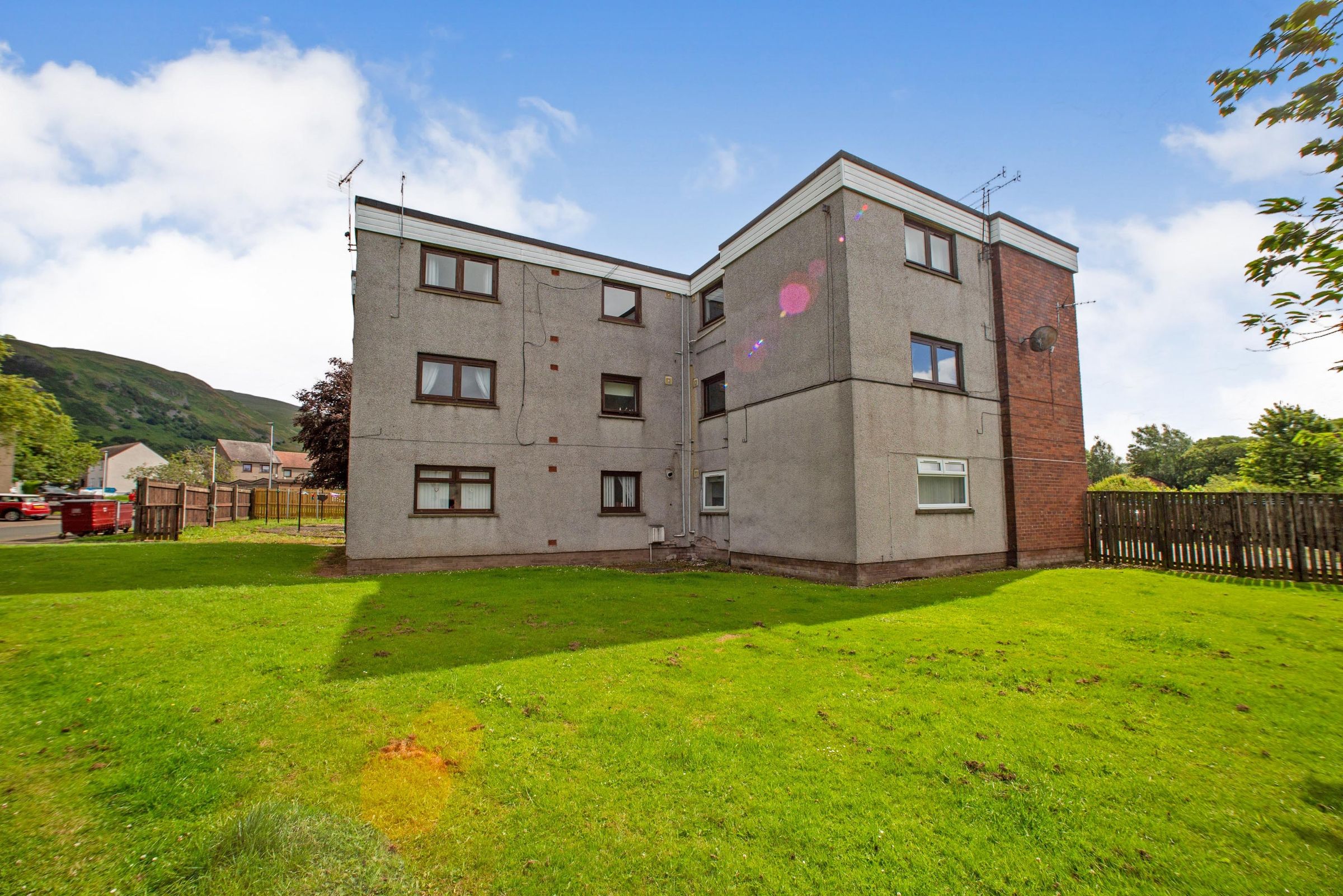 3 bed flat for sale in Chapelle Crescent, Tillicoultry FK13 Zoopla