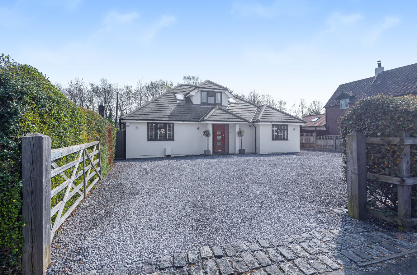 5 bed detached house for sale in Hobb Lane, Hedge End, Southampton SO30