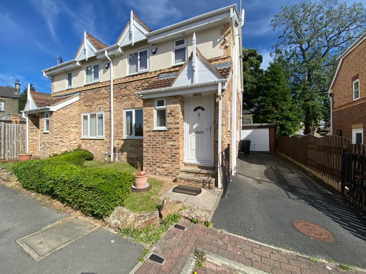 3 bed semidetached house for sale in Millbrook Gardens, Dewsbury WF13