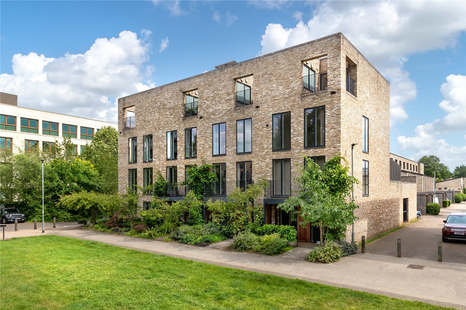 Aberdeen Square, Cambridge CB2  