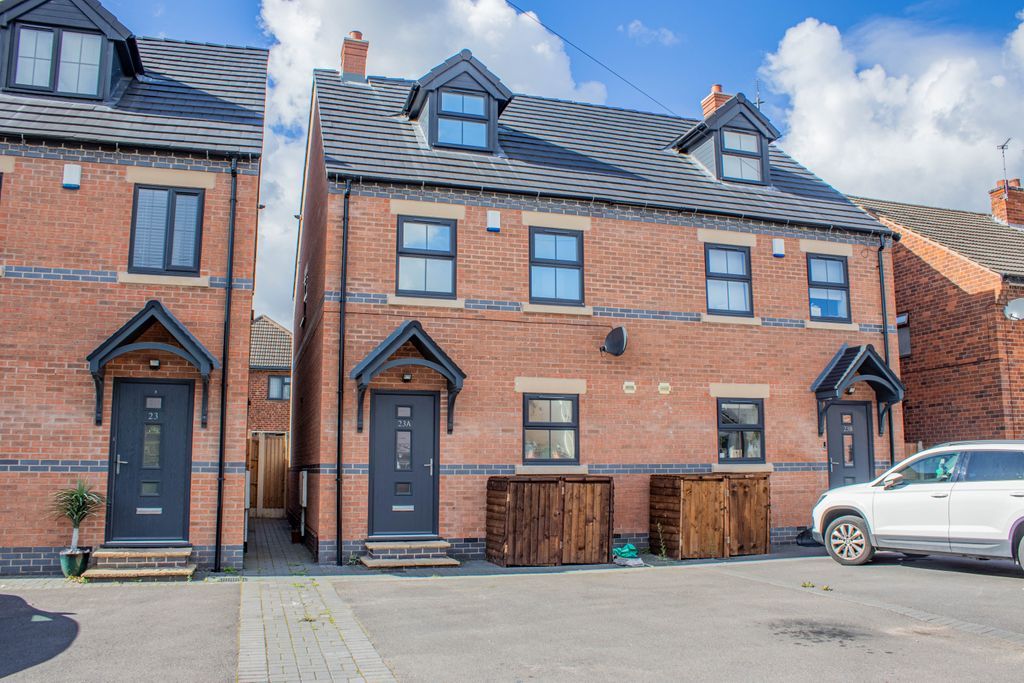 3 bed semidetached house for sale in East Street, Long Eaton
