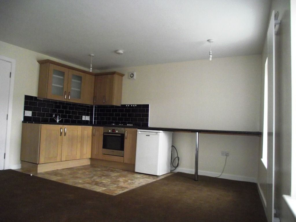 2 bed flat to rent in High Street, Neston, Wirral CH64 Zoopla