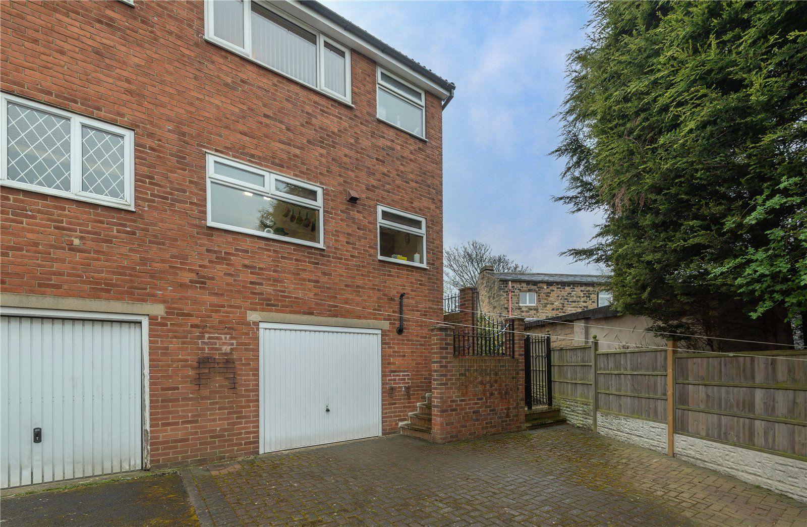 3 bed semidetached house for sale in Scarr End Lane, Dewsbury WF13