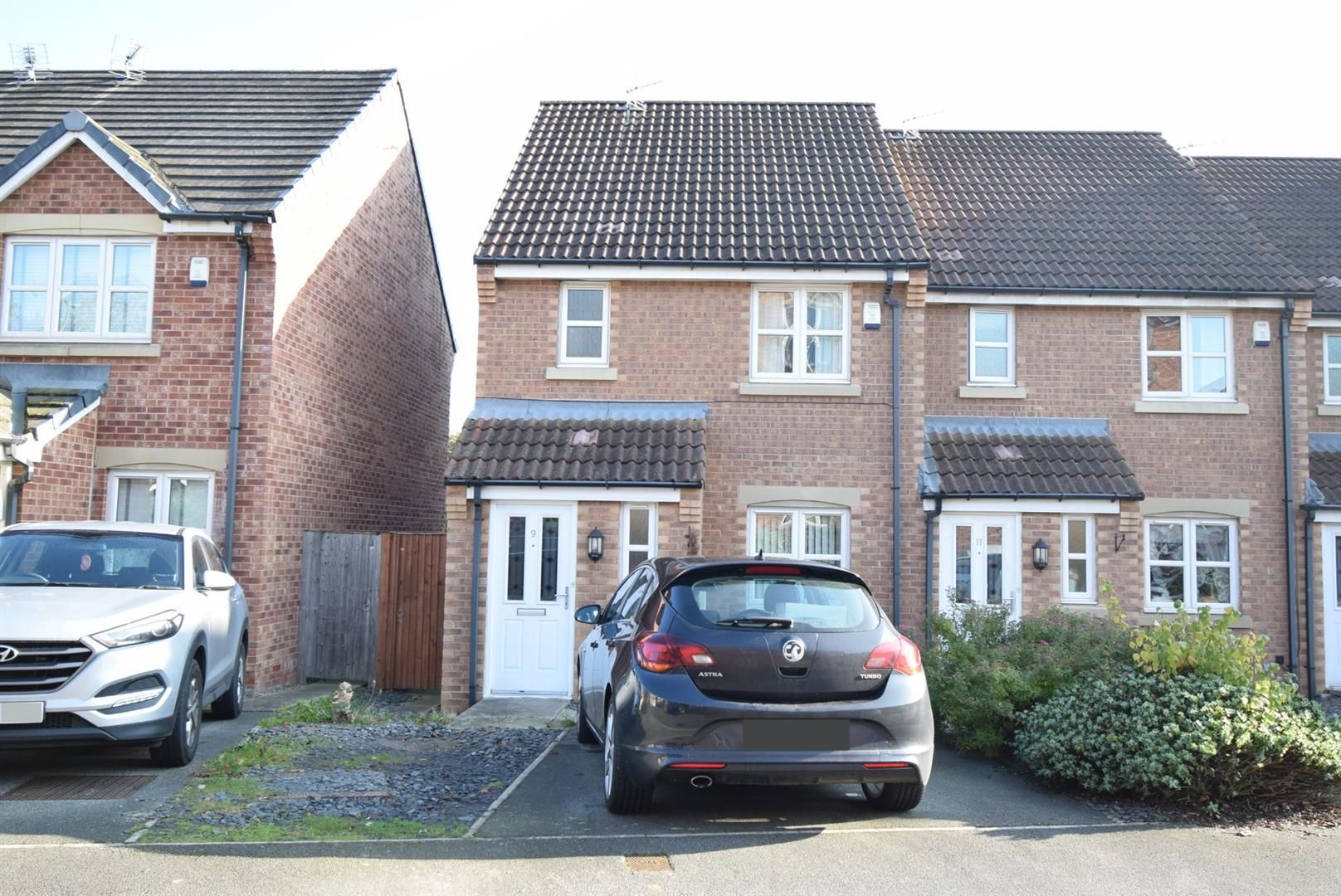 3 bed town house to rent in 9 Royal Troon Drive, Wakefield WF1 Zoopla