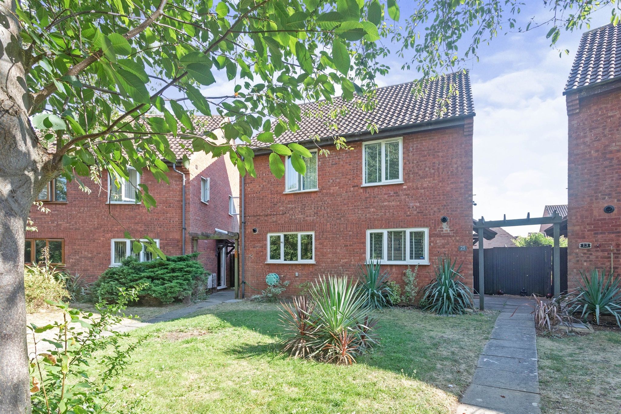 2 bed semidetached house for sale in Maulden Gardens, Giffard Park