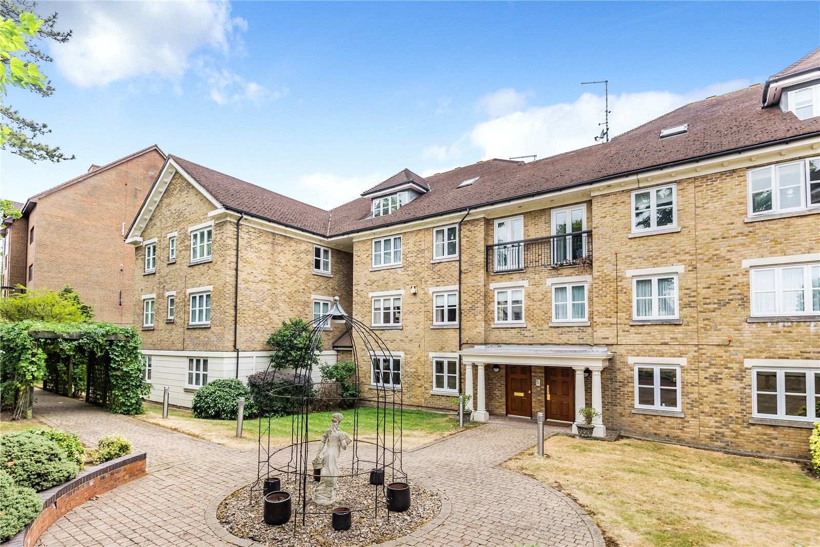 2 bed flat for sale in Fairmead Court, High Road N20 Zoopla