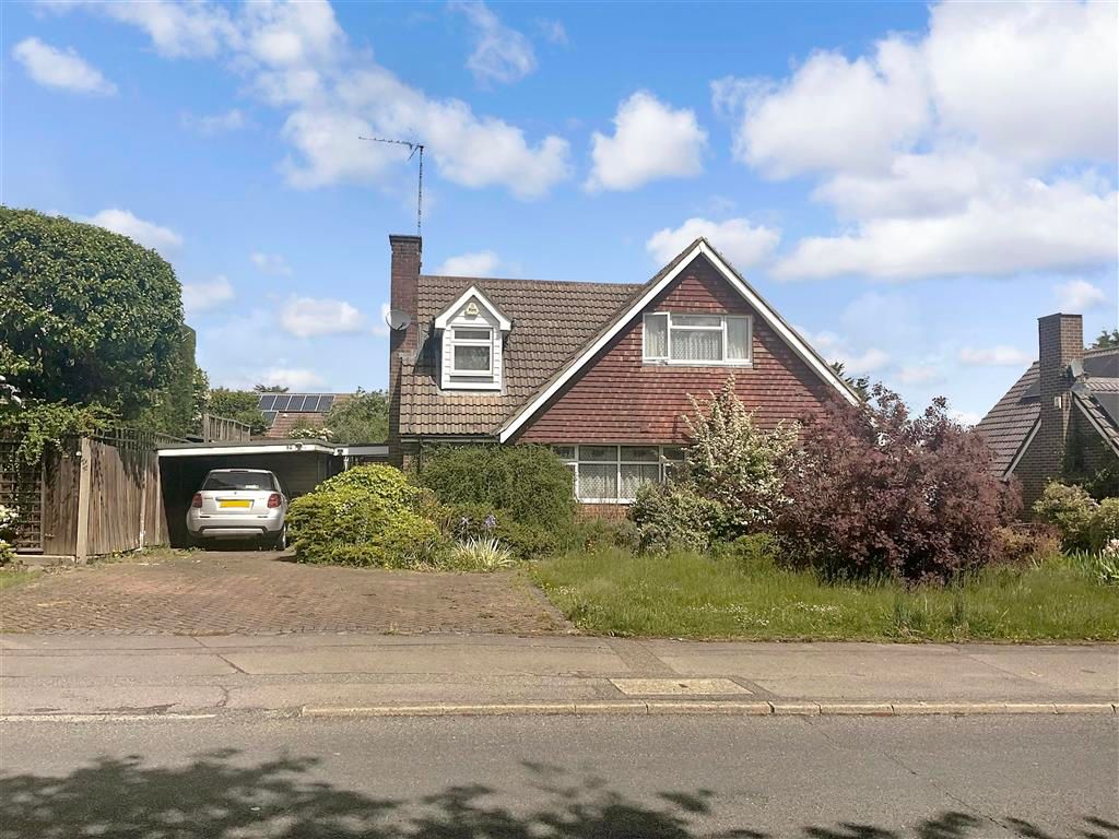 5 bed detached house for sale in Sparrows Herne, Basildon, Essex SS16