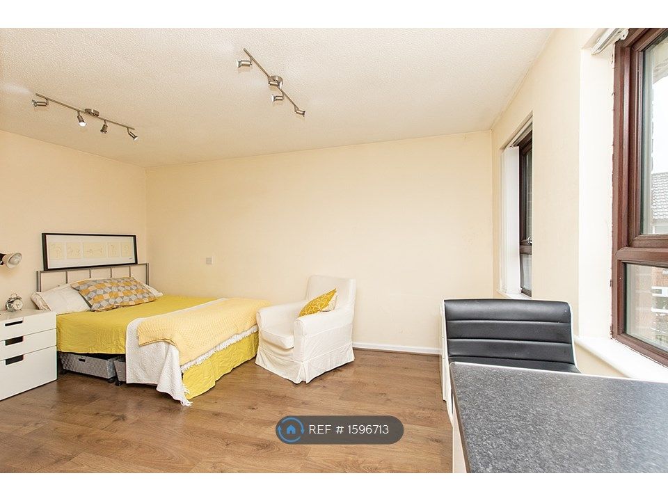Studio to rent in Honeysuckle Drive, Liverpool L9, Zoopla
