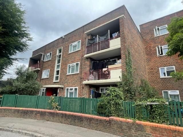 2 bed flat to rent in Reed Road, London N17 - Zoopla