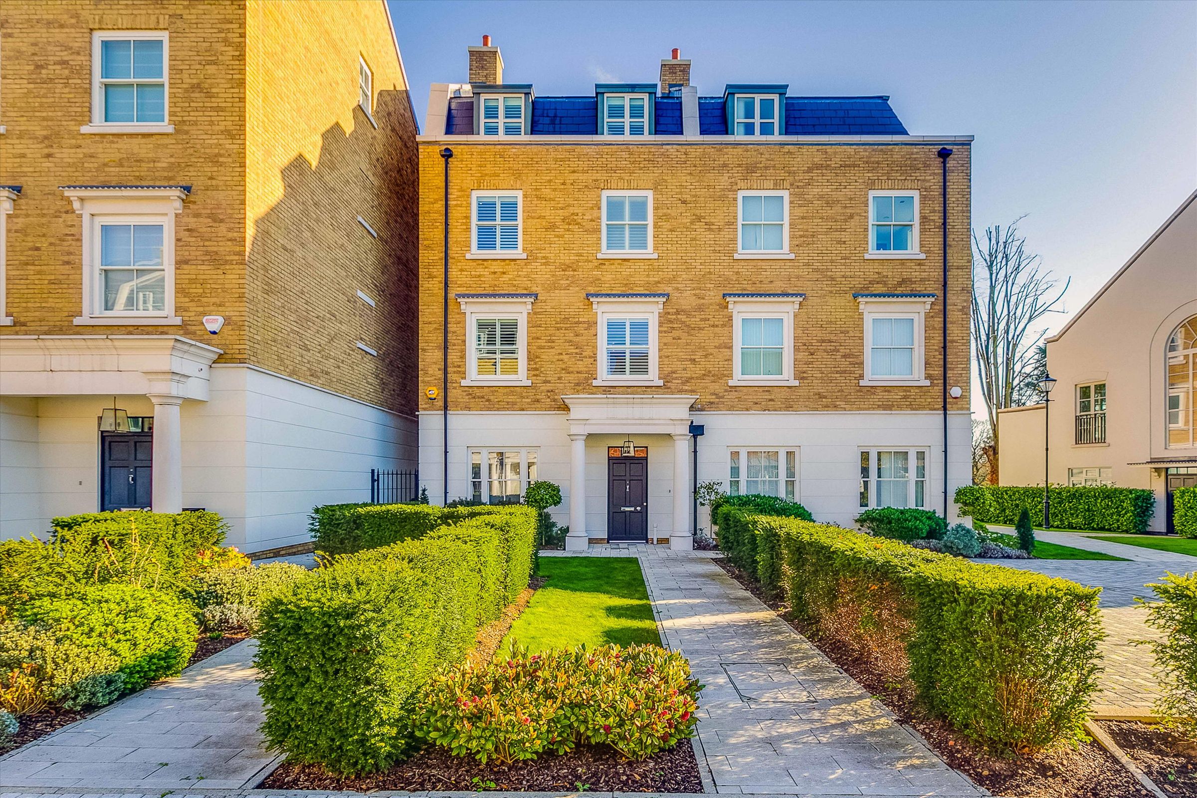 Fitzroy Gate, Richmond Road TW7