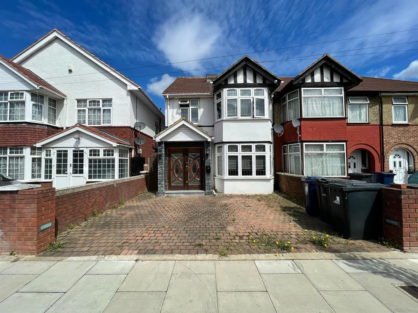 4 bed property for sale in Park Avenue, Southall UB1 Zoopla