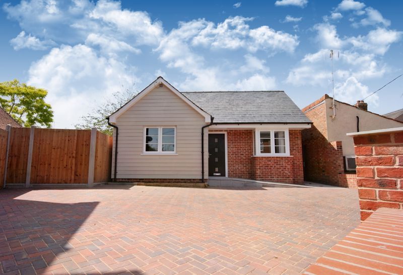 2 bed bungalow for sale in Rectory Road, Wivenhoe CO7 Zoopla