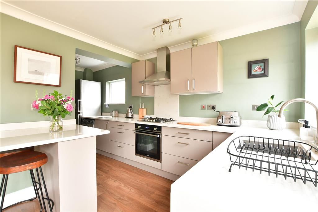 3 bed end terrace house for sale in Southern Drive, Loughton, Essex