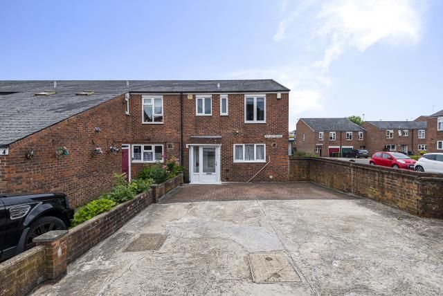 Borehamwood, Hertfordshire WD6  