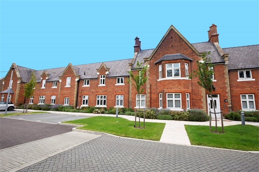 Hedges Way, Aylesbury, Buckinghamshire HP20  