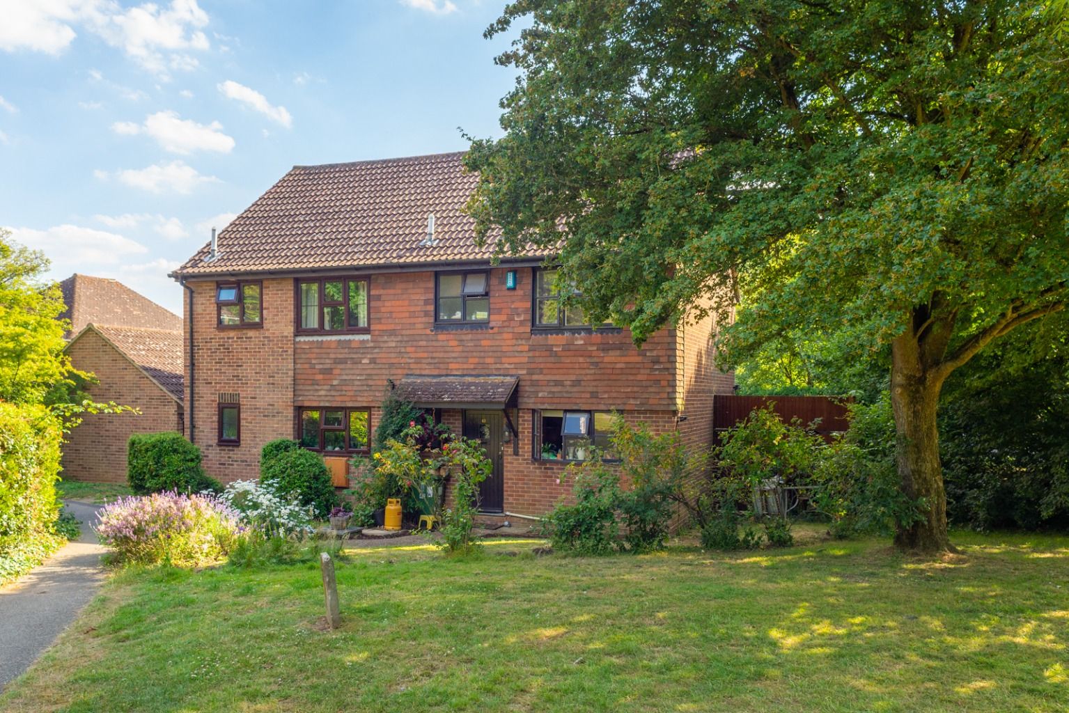 3 bed semidetached house for sale in Harvesters Way, Weavering