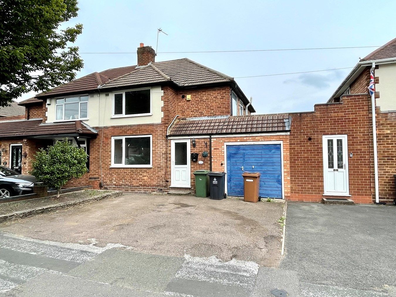 3 bed semidetached house for sale in Dovedale Avenue, Willenhall WV12