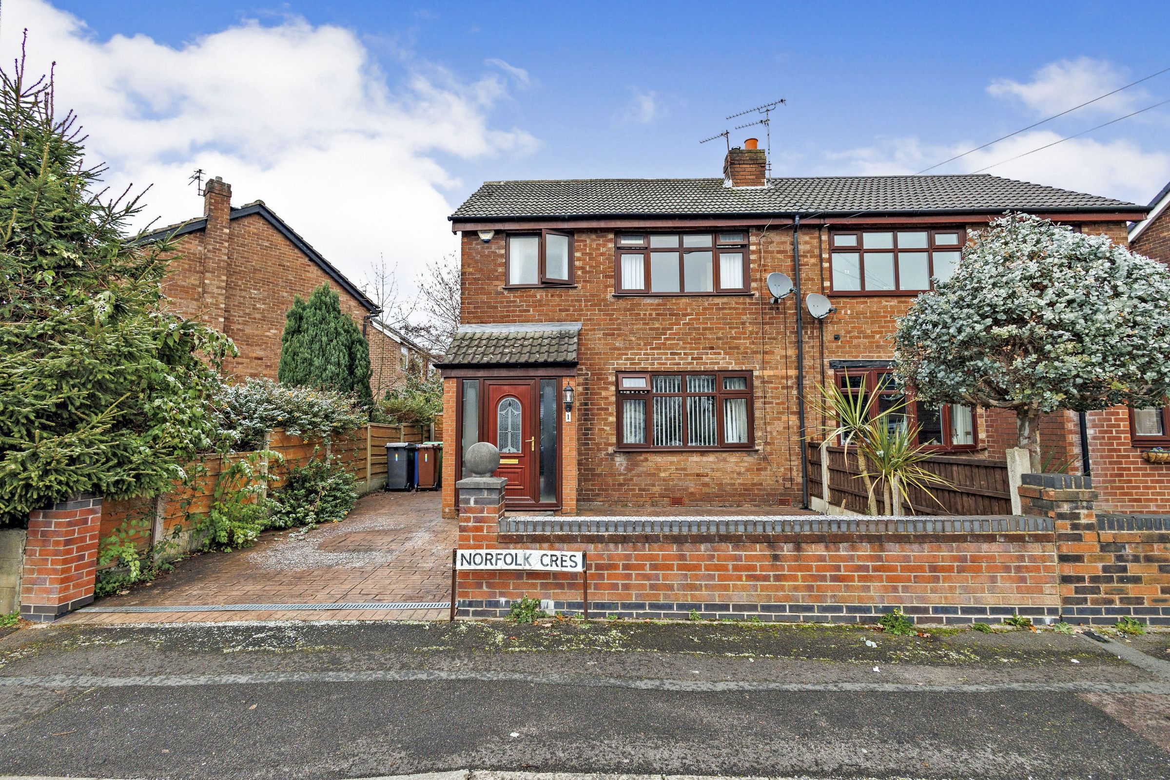 3 bed semidetached house for sale in Norfolk Crescent, Manchester M35 Zoopla