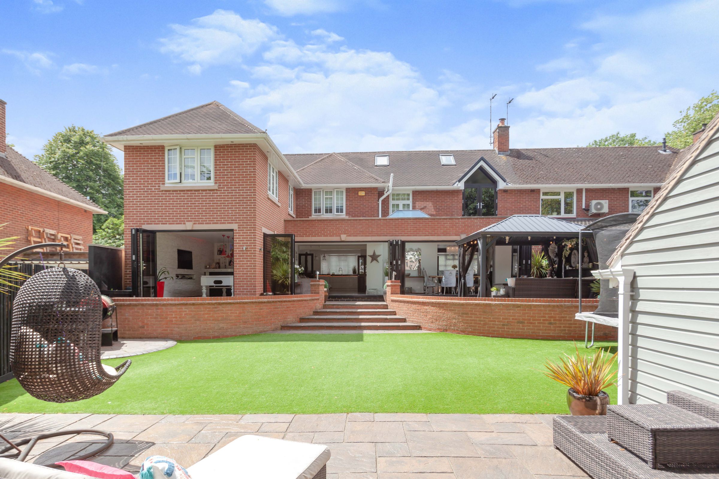 5 bed semidetached house for sale in Hindoostan Avenue, Wigston LE18