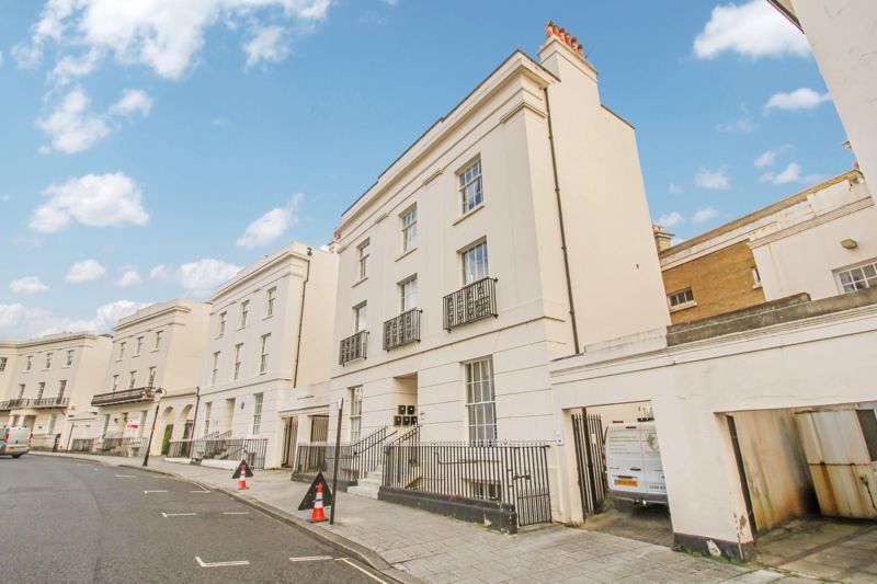 2 bed flat for sale in Carlton Crescent, Southampton SO15 Zoopla