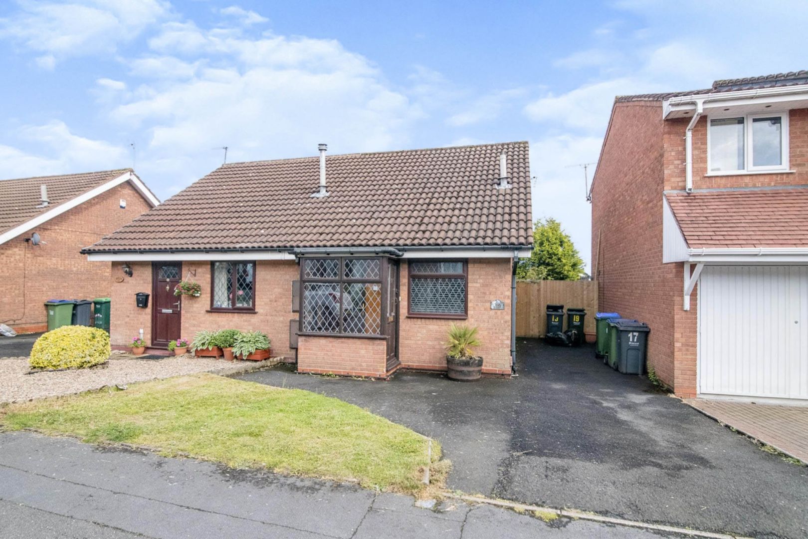 1 bed semidetached house for sale in Midhill Drive, Rowley Regis B65